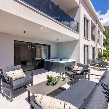 Apartament Azzurea *